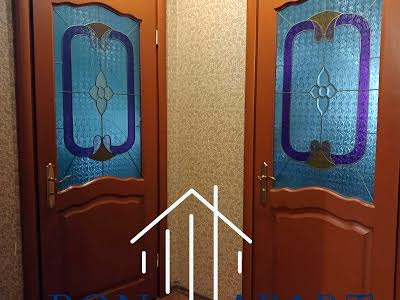 квартира за адресою Анни Ахматової вул., 43
