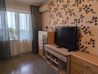 квартира за адресою Драгоманова вул., 1-Б