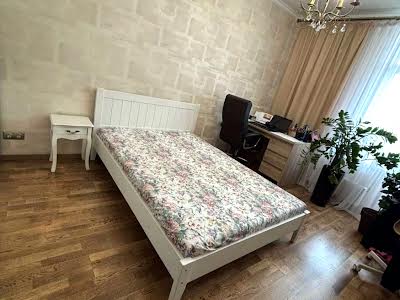 квартира за адресою Анни Ахматової вул., 32/18