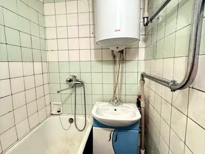 квартира за адресою Академіка Булаховського вул., 28-В