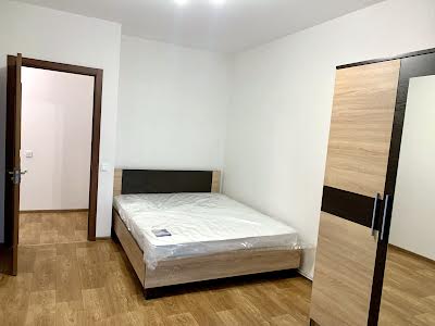 квартира по адресу Ревуцкого ул., 40-Г