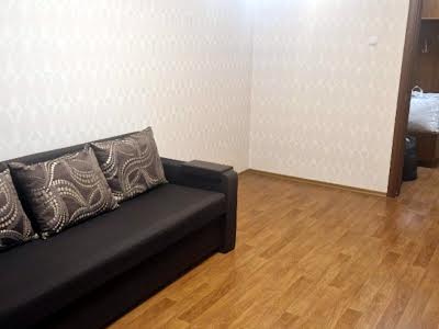 квартира за адресою Софії Русової вул., 3