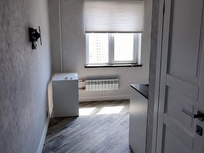 квартира за адресою Анни Ахматової вул., 16-В