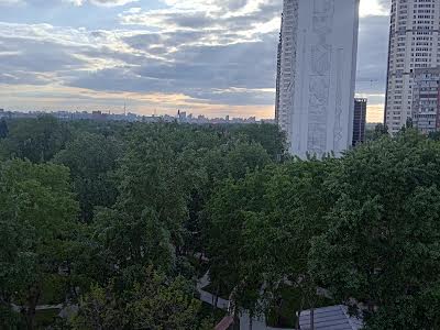 комната по адресу Червоной Калины просп. (Владимира Маяковского), 5а