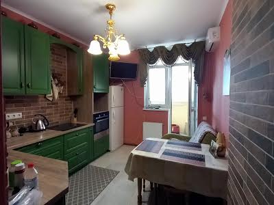 квартира за адресою Сім'ї Кульженків вул. (Петра Дегтяренка), 33