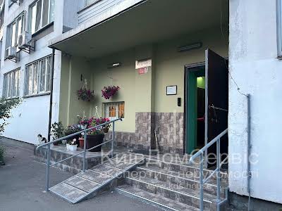 квартира за адресою Амвросія Бучми бульв., 2