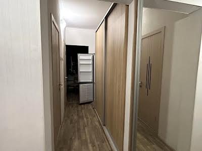 квартира за адресою Срібнокільська вул., 8