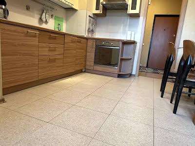 квартира за адресою Каденюка, 7