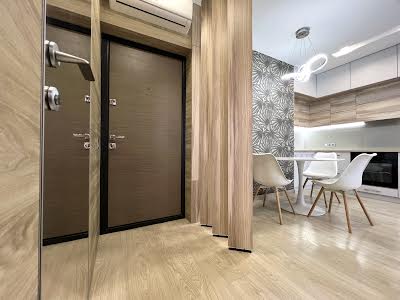 квартира за адресою Салютна вул., 2к6