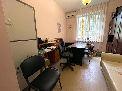 комерційна за адресою Київ, Чоколівський бульв., 30