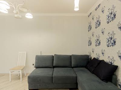 квартира за адресою Анни Ахматової вул., 22