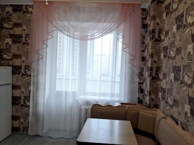 квартира за адресою Анни Ахматової вул., 35-А