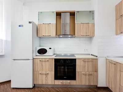 квартира за адресою Анни Ахматової вул., 30