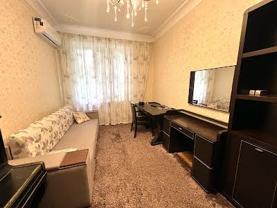 квартира по адресу Кловский спуск, 4