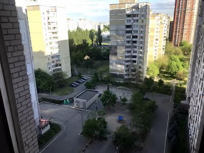квартира по адресу Ревуцкого ул., 5