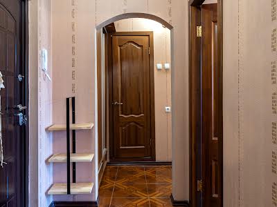 квартира по адресу Ревуцкого ул., 30/1