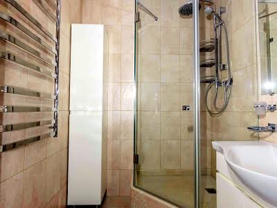квартира за адресою Драгоманова вул., 25