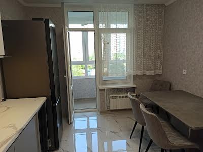 квартира за адресою Драгоманова вул., 10