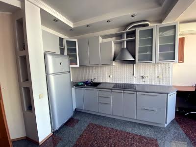 квартира по адресу Миколы Бажана просп., 12