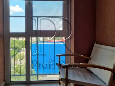 квартира за адресою Регенераторна вул., 4 к5