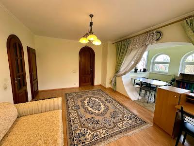 будинок за адресою с. Крюківщина, Квіткова вул., 3
