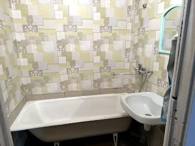 квартира за адресою Ревуцького вул., 18