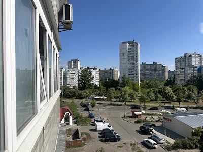 квартира за адресою Каштанова вул., 5