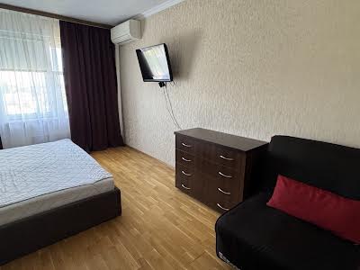 квартира за адресою Салютна вул., 42/46