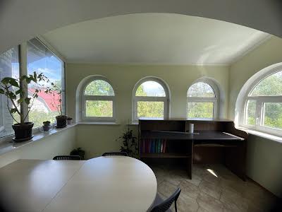 будинок за адресою с. Крюківщина, Квіткова вул., 3
