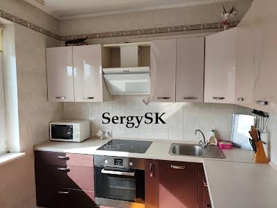квартира за адресою Анни Ахматової вул., 23