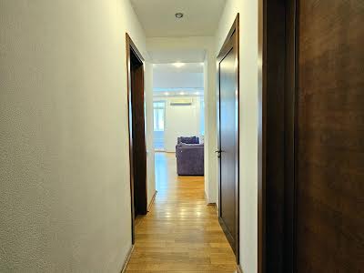 квартира за адресою Панаса Мирного вул., 8