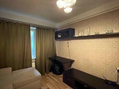 квартира за адресою Будівельників вул., 12Б