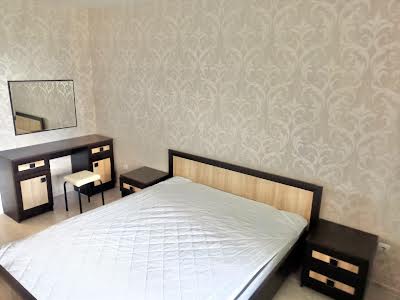 квартира за адресою Дарницький бульв., 12