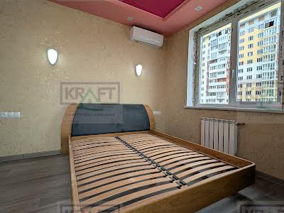 квартира по адресу Гвардейцев-Широнинцев ул., 70-Б