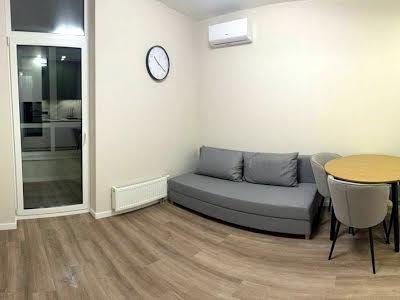 квартира за адресою Салютна вул., 2