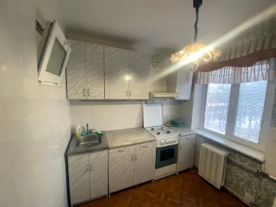 квартира за адресою Донца, 19