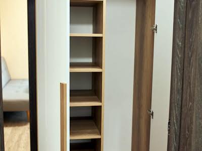 квартира за адресою Ревуцького вул., 40г