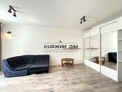 квартира по адресу Урловская ул., 23