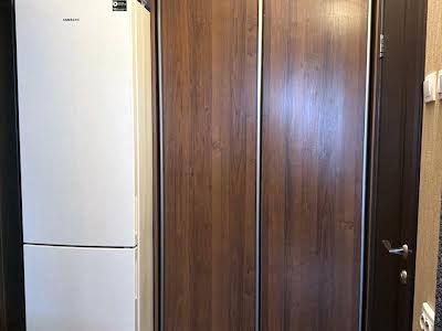 квартира за адресою Салютна вул., 42/46