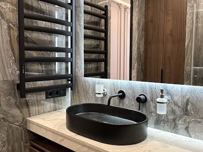 квартира за адресою Драгомирова, 14а