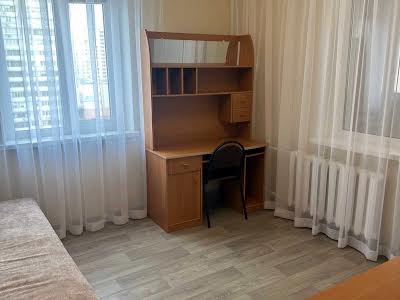 квартира за адресою Анни Ахматової вул., 16-Г