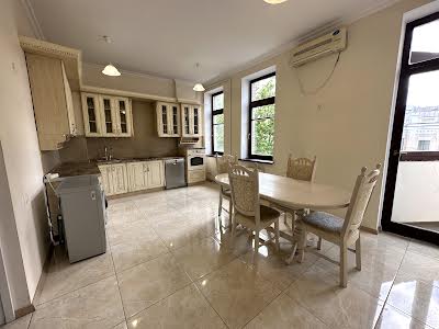 квартира за адресою Пирогова вул., 6-А