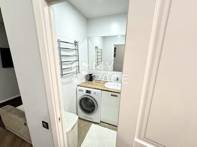 квартира за адресою Анни Ахматової вул., 22