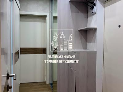 квартира за адресою Софії Русової вул., 3
