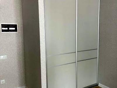 квартира за адресою Казакевича, 31