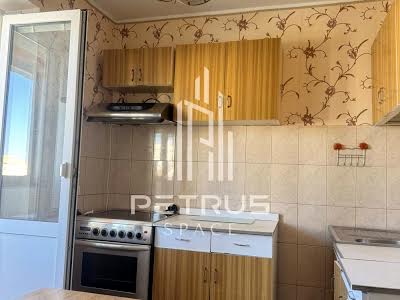 квартира по адресу Ларисы Руденко ул., 5