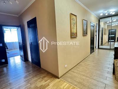 квартира по адресу Киев, Бориспольская ул., 4