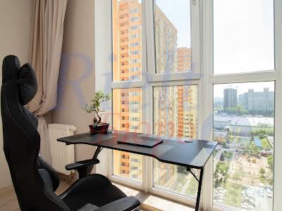 квартира за адресою Сім'ї Кульженків вул. (Петра Дегтяренка), 37