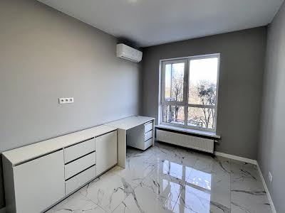 квартира за адресою Метрологічна вул., 107