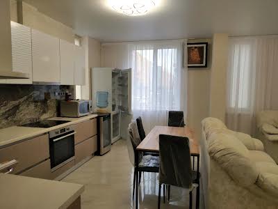 квартира за адресою Регенераторна вул., 4